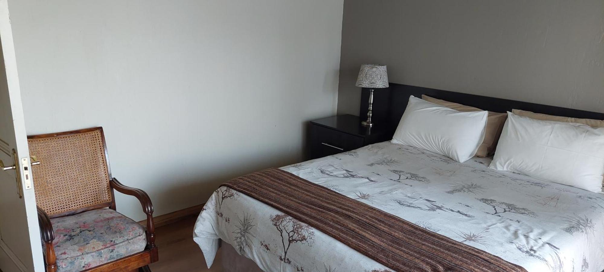 12 On Vaal Drive Guesthouse Vanderbijlpark Bagian luar foto