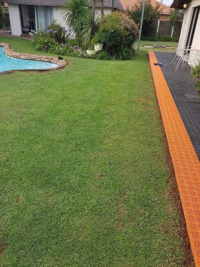 12 On Vaal Drive Guesthouse Vanderbijlpark Bagian luar foto