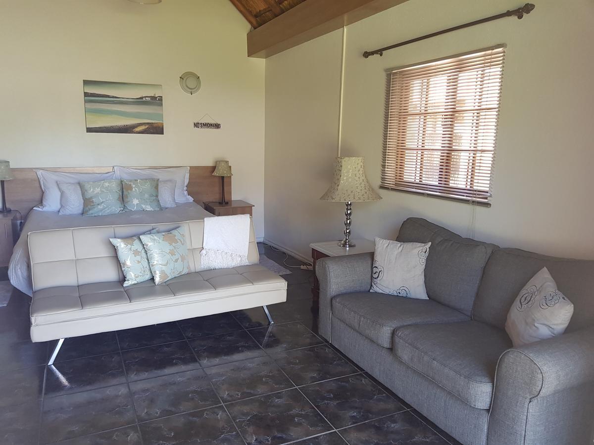 12 On Vaal Drive Guesthouse Vanderbijlpark Bagian luar foto